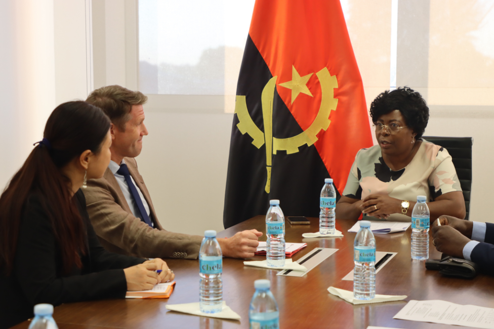 Encontro com S.E Governadora do Cunene