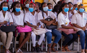Estudantes da Escola do Ensino Especial acompanhando a palestra de Saúde Sexual e Reprodutiva no Bairro do Rangel, Luanda - Angola
