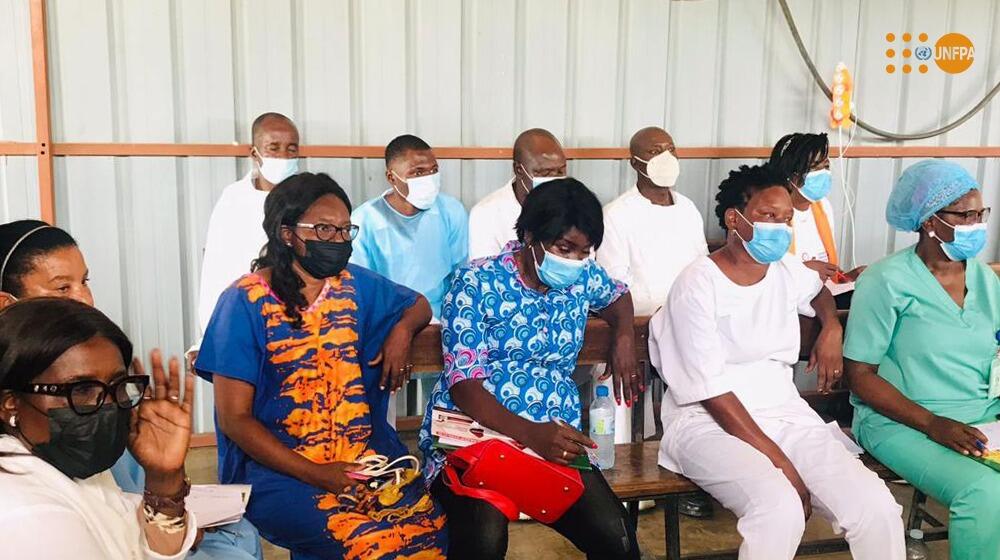 Enfermeiros e técnicos de saúde, durante avaliação de melhoria de qualidade no Hospial Agostinho Neto, Cazenga- Angola