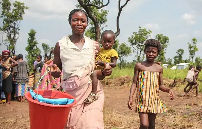 Energia solar traz luz aos refugiados Congoleses em Angola